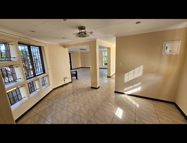 3 BEDROOM HOUSE FOR SALE IN SERALA VIEW
